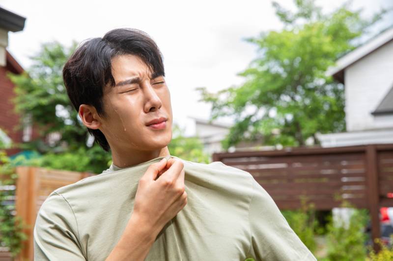 더위 먹었을 때 5가지 효과적인 대처법으로 건강 지키기 더위 먹었을 때